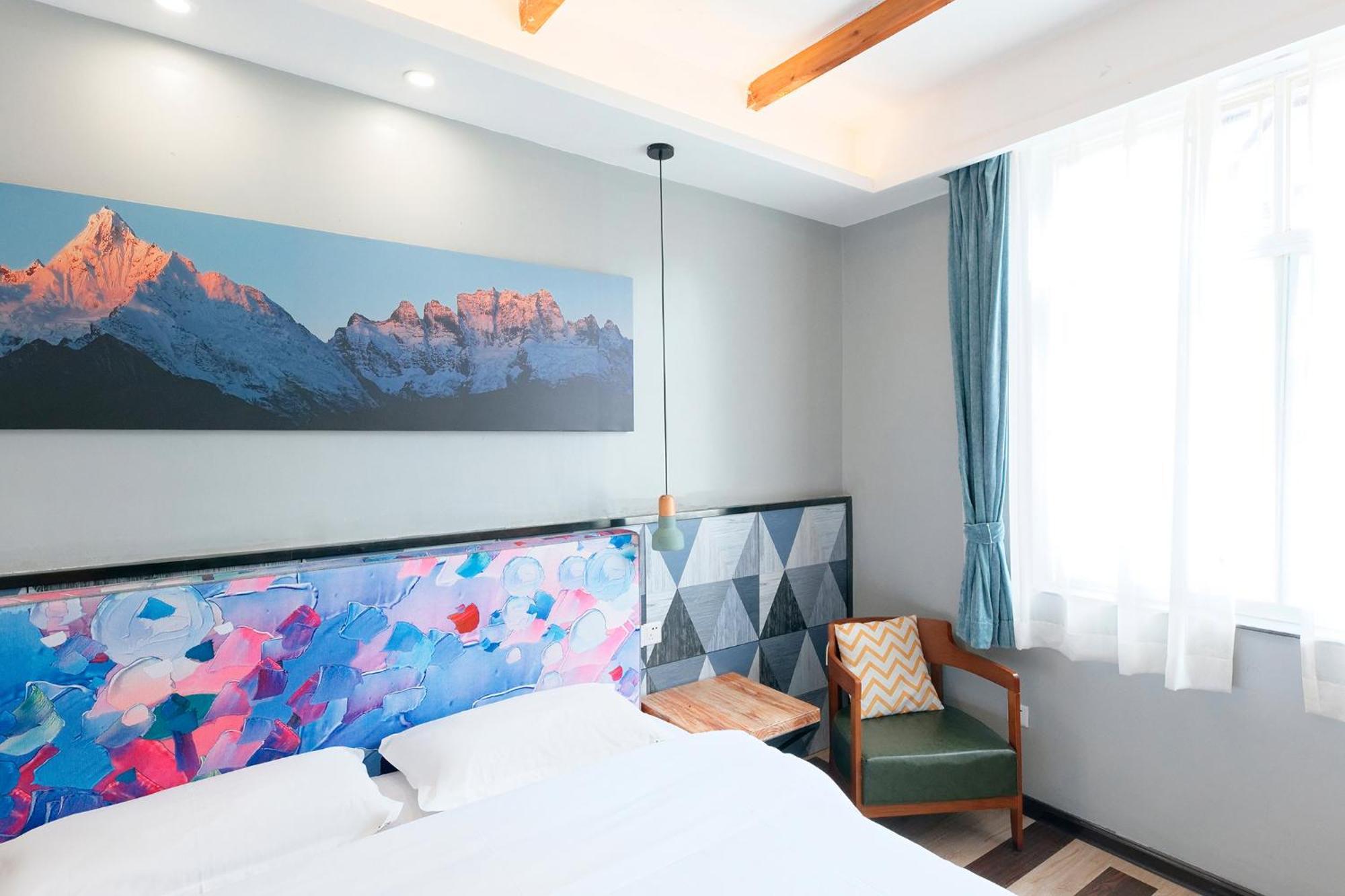 The Cloudland International Youth Hostel Close To The City Center,10 Min Walks To The Subway, Close To The Night Market, Old Street, Green Lake, English-Speaking Service, Free Activity Convenient Payment And Visa Cards Are Accepted Kunming Dış mekan fotoğraf