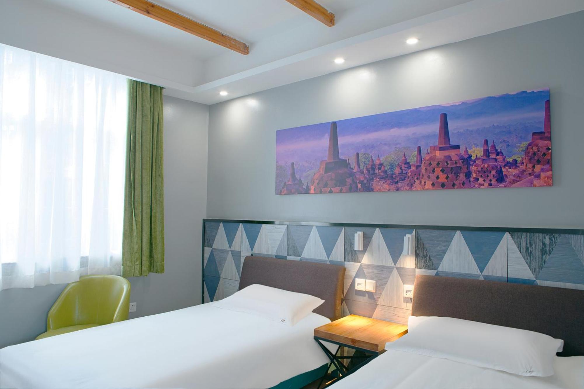 The Cloudland International Youth Hostel Close To The City Center,10 Min Walks To The Subway, Close To The Night Market, Old Street, Green Lake, English-Speaking Service, Free Activity Convenient Payment And Visa Cards Are Accepted Kunming Dış mekan fotoğraf