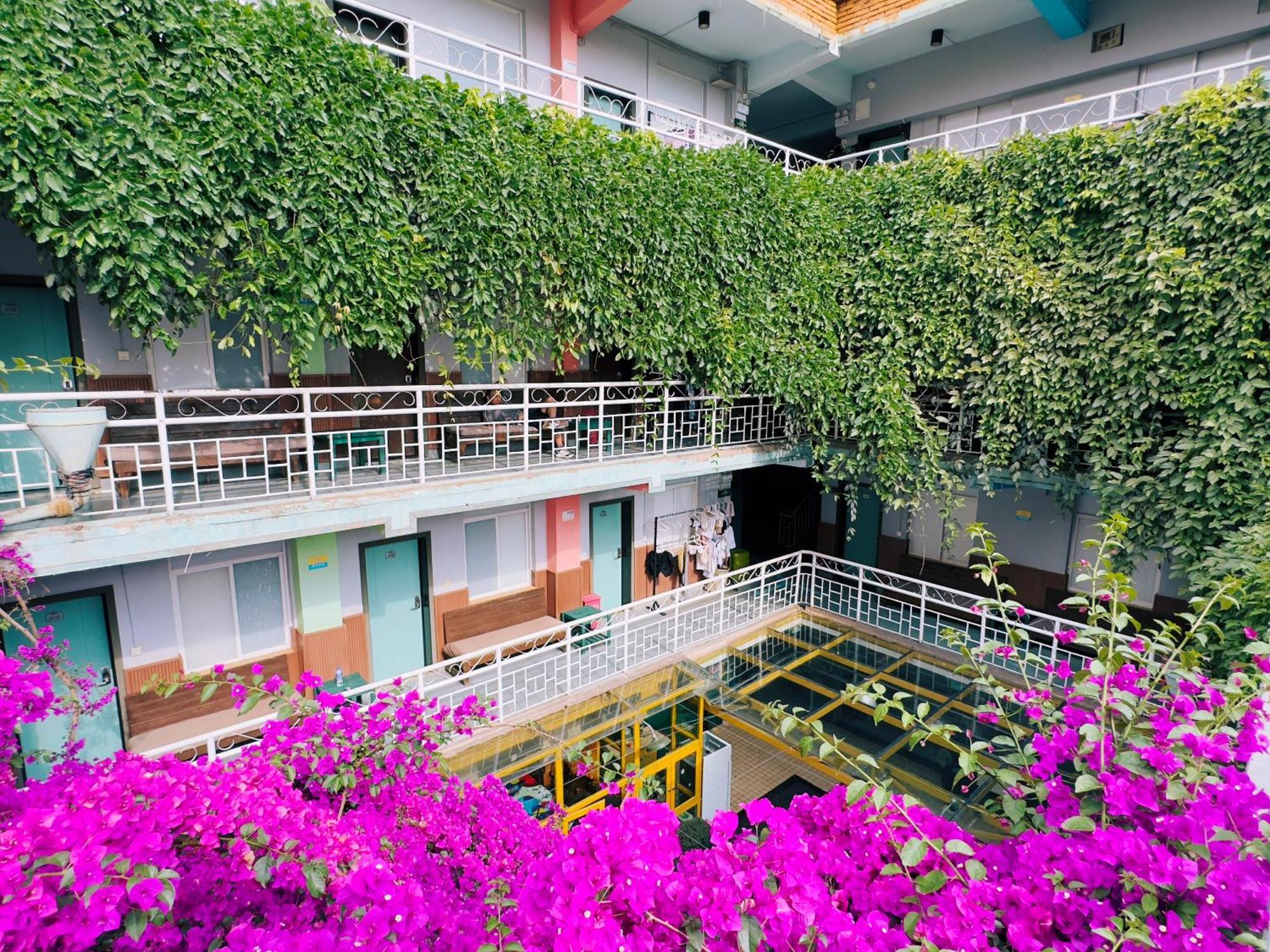 The Cloudland International Youth Hostel Close To The City Center,10 Min Walks To The Subway, Close To The Night Market, Old Street, Green Lake, English-Speaking Service, Free Activity Convenient Payment And Visa Cards Are Accepted Kunming Dış mekan fotoğraf